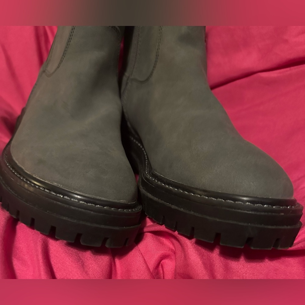 Time & Tru Chelsea side zip booties Women's Gray Ankle Boots